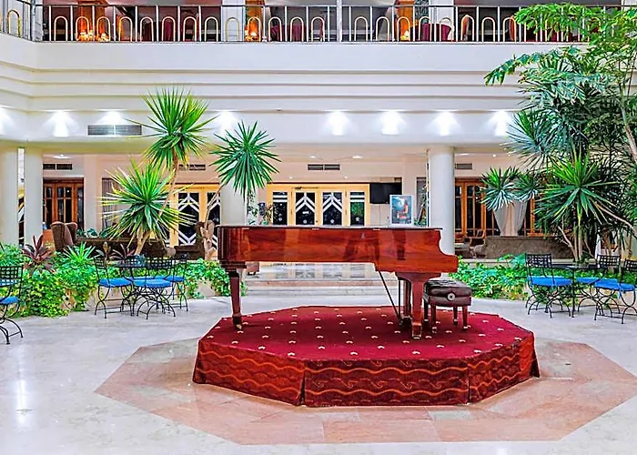 The Grand Hotel, Hotel 4*